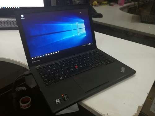 *Incredible Ultrabook!*LENOVO THINKPAD X240*i5-4300u*4GLTE*2XBATTERIES*8GB RAM*500GB